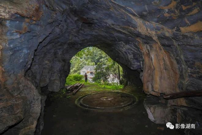 桃源县牛车河镇毛坪村山洞石磨