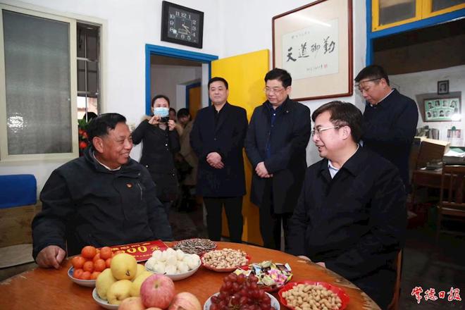 邹文辉开展春节前走访慰问活动 把党的关怀送到群众心头