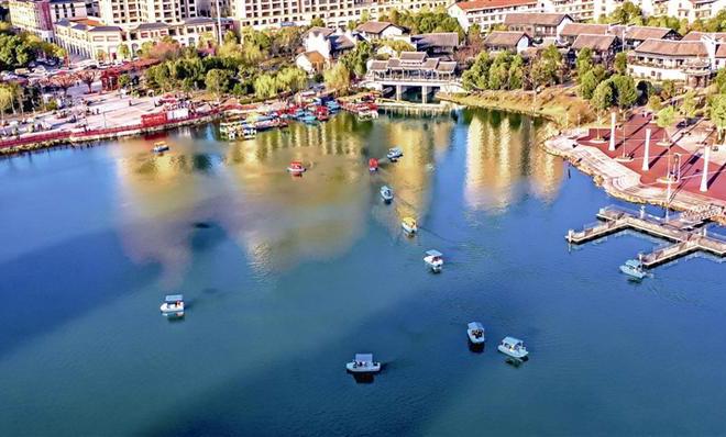 丁玲公园乘船游玩