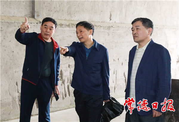 市领导调研重点农业龙头企业时强调：提高农业现代化水平 打造品牌农业