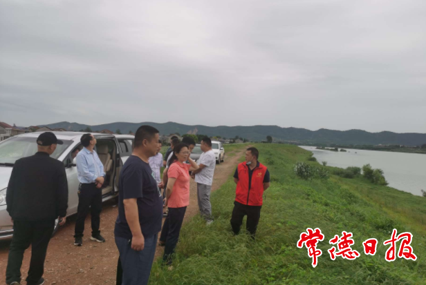 省畜牧水产事务中心调研我市家畜血吸虫病防治工作