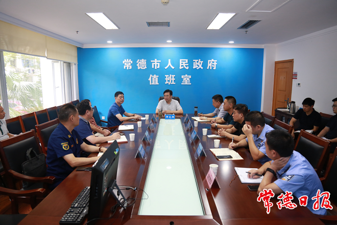 邹文辉：树牢安全意识 加强值班值守 确保节日期间安全稳定