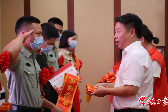 我市举办系列活动迎接老兵回家