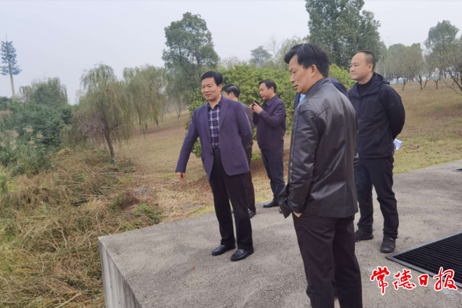 市领导带队巡湖要求 确保柳叶湖水质稳定达标