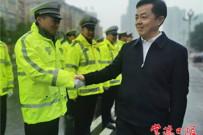 市领导开展节前走访慰问活动