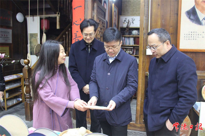 市领导调研文化企业节后复工复产情况时强调 让人民群众享受更高质量的文化服务