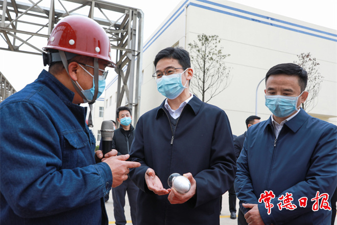 曹志强在津市市调研时强调 奋力冲刺工业经济“开门红”