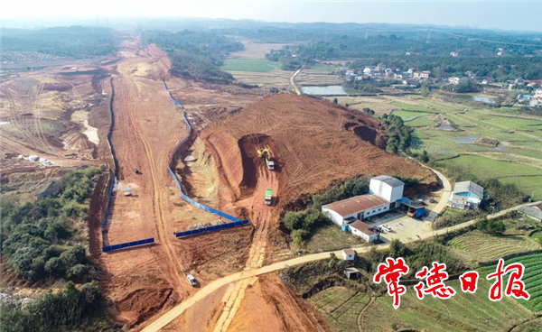 【社会】常德站动车存车线取土及运输工程正