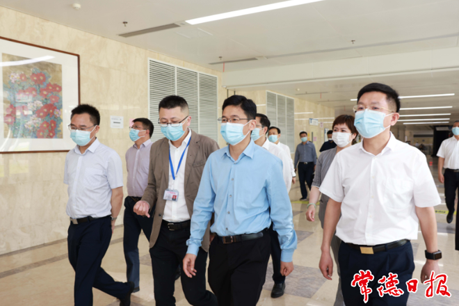 曹志强调研市经投集团产业发展情况时指出筑牢疫情防控和安全生产“双防线”