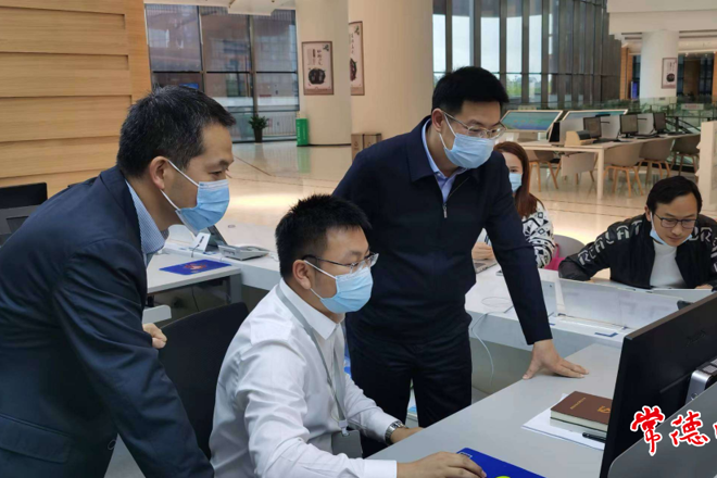 市领导体验办理行政审批全流程时要求 落实好打造一流营商环境政策措施