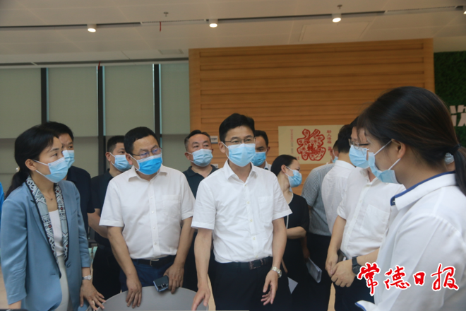 曹志强督导调研《打造一流营商环境的若干政策措施》落实情况 坚定信心 保持定力 持之以恒推动全市营商环境持续改善