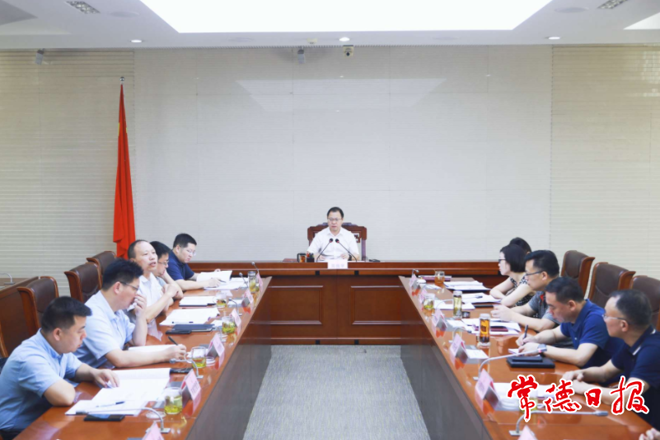 周振宇调度市城区水域“三无”船舶专项整治工作时强调：强化责任担当 落细落实整治工作