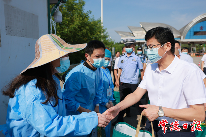 曹志强督导疫情防控、安全生产、燃气安全工作时强调：以“时时放心不下”的责任感坚决守牢安全底线