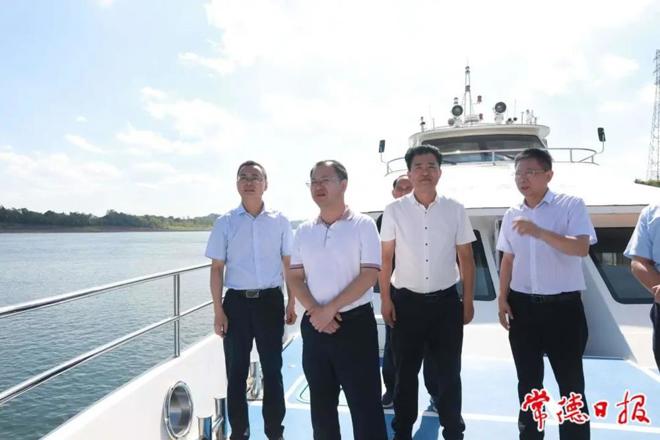 周振宇开展沅水巡河调研时强调：加大科学依法治水管水护水力度 提升沅水流域保护和治理能力水平