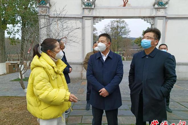 市领导赴桃花源旅游管理区巡林时强调 全面落实林长制 推动生态环境持续改善