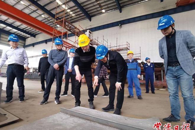 市领导带队检查安全生产工作