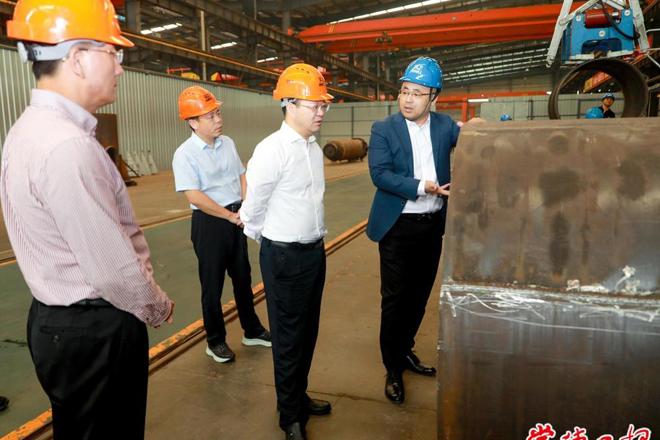 周振宇前往常德高新区开展“三送三解三优”行动时要求：持续优化营商环境 把好政策送到企业“手心上”