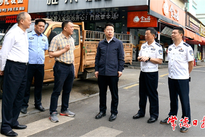 市领导督导检查交通安全管理工作