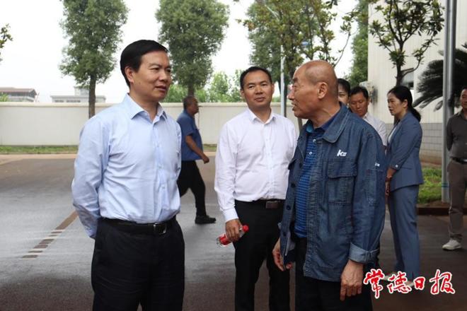 市领导赴安乡走访人大代表