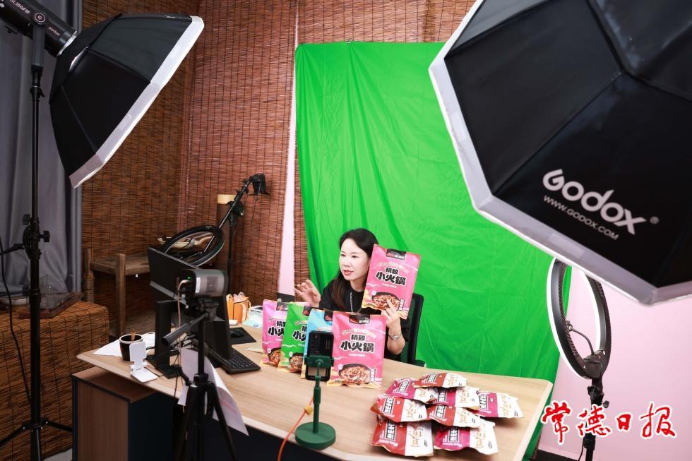 960bd38fc2474c9a9f8c6c12c73e5992.jpg 960bd38fc2474c9a9f8c6c12c73e5992.jpg