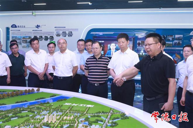 张家界市政府考察团来常考察