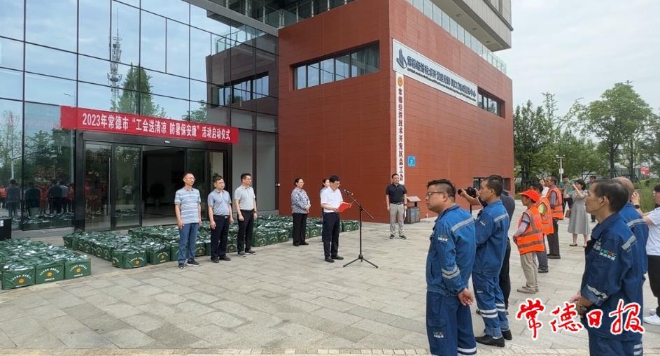 cb5a5b41be2a4dfeae9f9f0b091a2688.jpg cb5a5b41be2a4dfeae9f9f0b091a2688.jpg