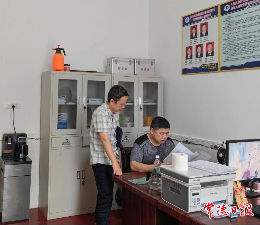 b9cc322253a744ed9a1a3d8c8ed74abb.jpg b9cc322253a744ed9a1a3d8c8ed74abb.jpg