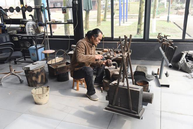 省级：古陶瓷修复技艺（李氏锔瓷技艺）