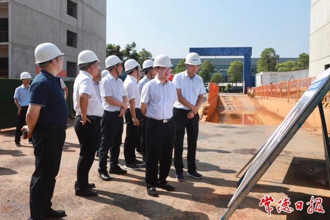 周振宇调研市属国企建设项目时强调：共同推进市属国企建设项目高质量发展