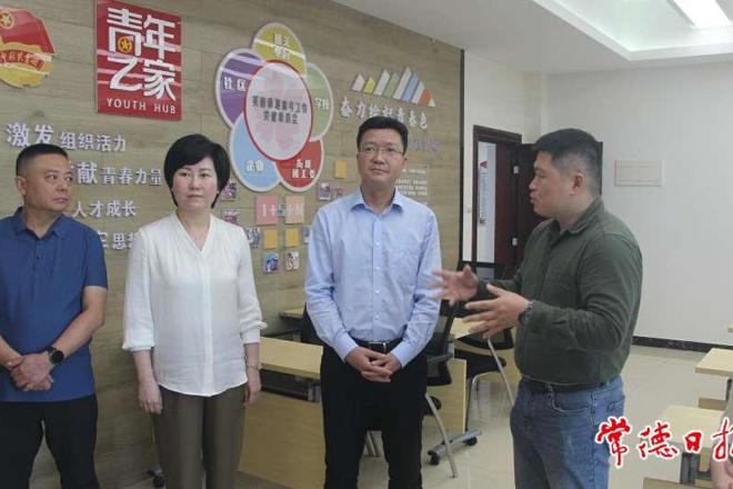 市领导调研全国文明城市创建工作