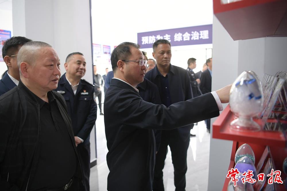 d9fda387acc44a43831ba07b90d6fff7.jpg d9fda387acc44a43831ba07b90d6fff7.jpg