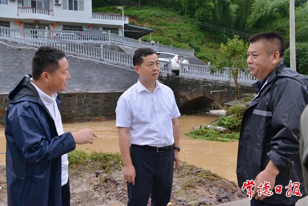 38e852da10e140de873e088eb2bd9c79.jpg 38e852da10e140de873e088eb2bd9c79.jpg