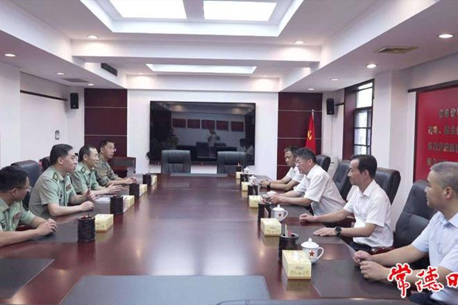 罗毅君带队开展八一建军节前走访慰问活动