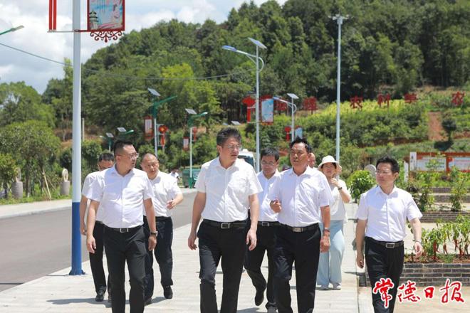 罗毅君在石门县新铺镇永兴桥村调研时强调：毫不放松巩固拓展脱贫攻坚成果 精准有力做好同乡村振兴有效衔接各项工作