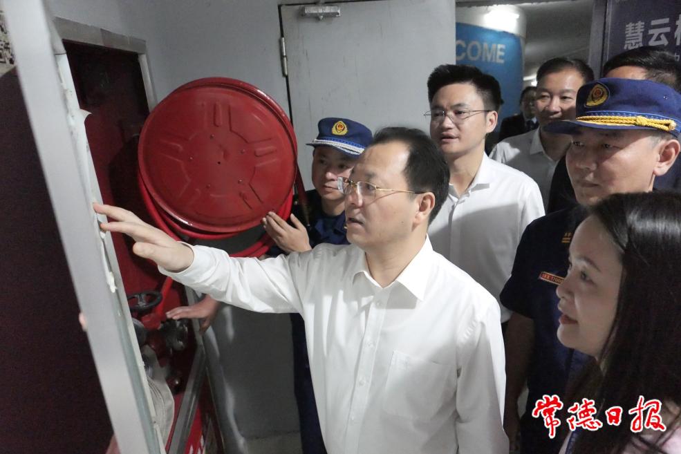 05fd255f5c7b4ad7a4a4668ff1248cf9.jpg 05fd255f5c7b4ad7a4a4668ff1248cf9.jpg