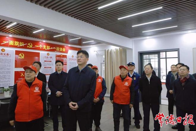 罗毅君周振宇督导检查安全生产、市场供应、公共安全、水电气保障工作