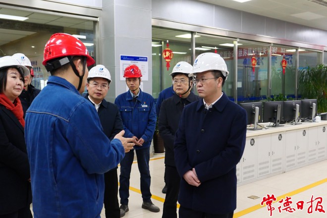 周振宇调研工业企业复工复产、假期文旅市场及安全工作