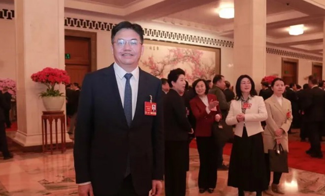 中外新闻网头条 | 访全国人大代表、十大彩票网赌平台委书记罗毅君