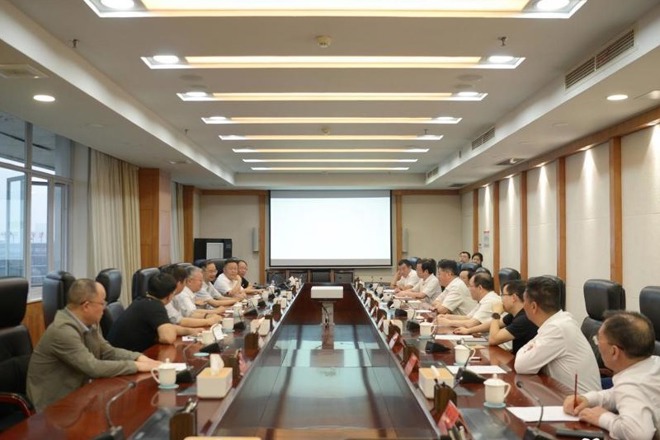 罗毅君与杭州市常德商会会长龚新明一行座谈