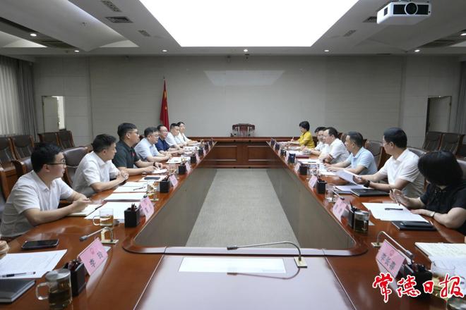 周振宇与湖南航天管理局局长鲍斌一行座谈