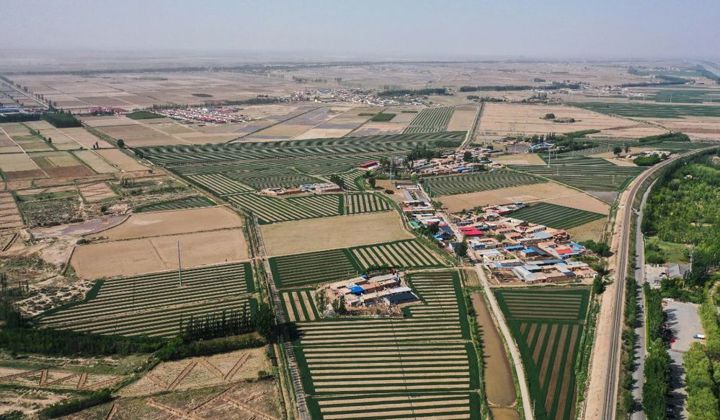 “两重”建设，战略部署化为实景