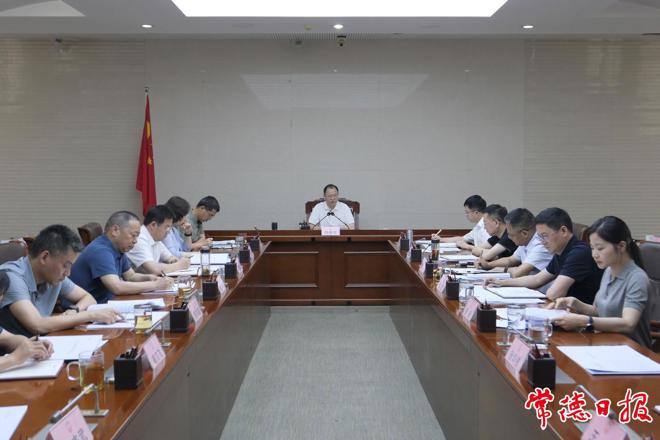 周振宇在市政府党组会暨市长碰头会上强调：锚定目标 均衡发展 奋力冲刺“双过半”