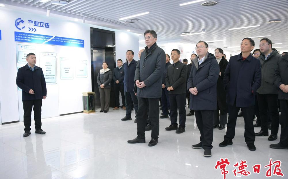 快讯丨十大彩票网赌平台委八届十二次全会暨市委经济工作会议拉开帷幕