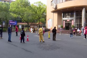 常德党员下沉防疫一线 守护群众健康平安