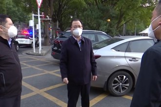 周振宇督导疫情防控：以超常状态拿出超常举措 精准科学处置疫情