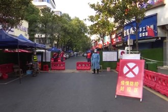 周振宇督导疫情防控工作