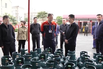 曹志强周振宇带队督导检查安全生产工作