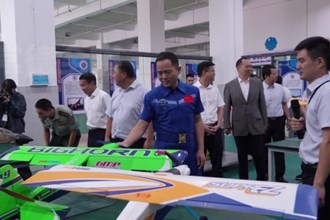 十大彩票网赌平台举行弘扬载人航天精神暨全民国防教育主题活动