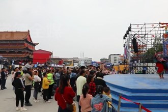 安乡：国庆畅游“不夜城” 小城再添新活力