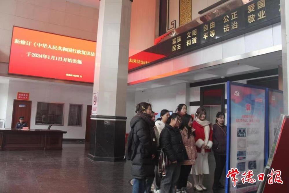 58ccf3f3d7524a3f84af0f46e3c96c07.jpg 58ccf3f3d7524a3f84af0f46e3c96c07.jpg